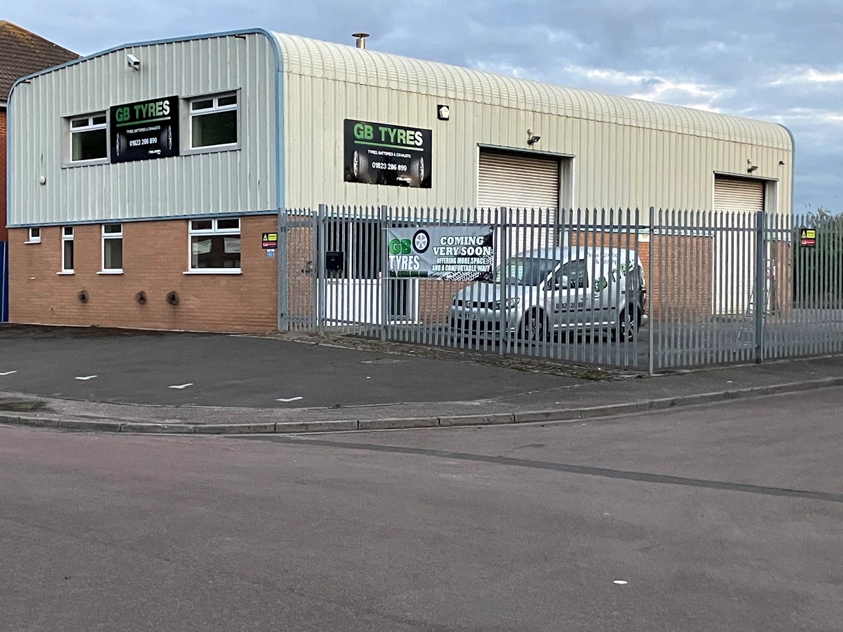 G B Tyres (Taunton) Ltd. Store Image